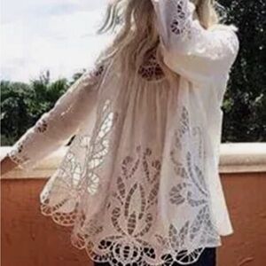 Anthropologie Harlyn LACED HIGH-NECK Women’s Size S Ivory Butterfly Cut-out Top